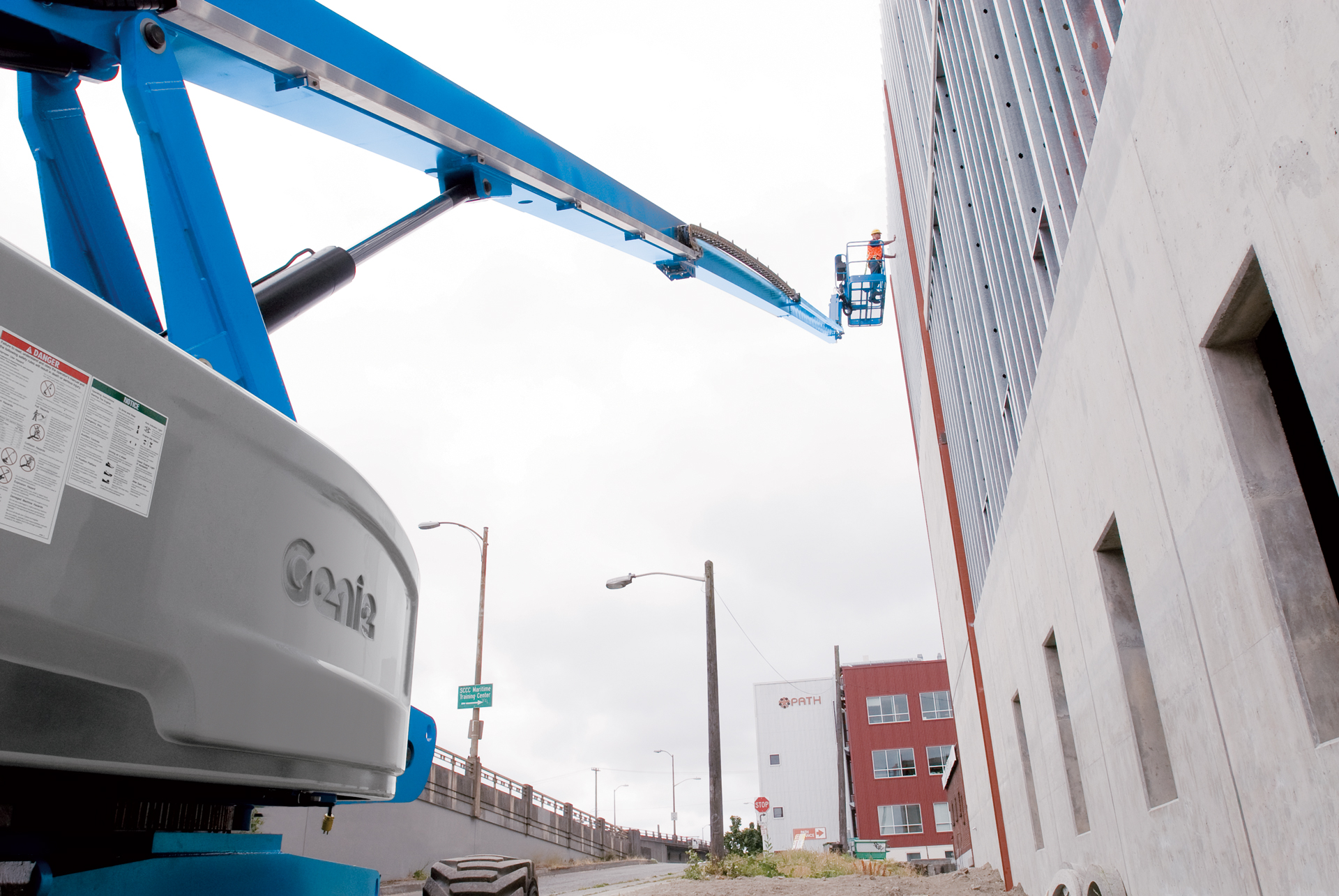 OSHA National Safety Stand-Down 2018: 10 Safety Tips for Operating Aerial Work Platforms on the Jobsite