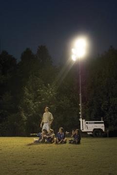 Light Towers Keep Crews Working in the Dark